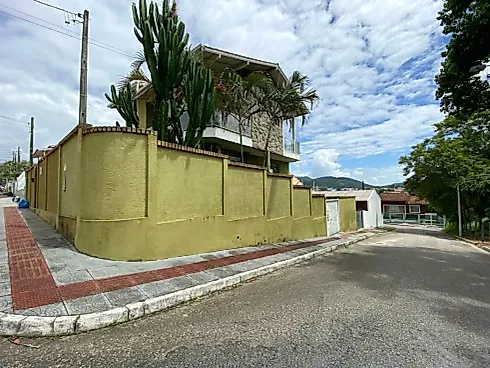 Casa em Forquilhas, São José
