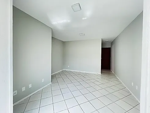 Apartamento em Serraria, São José