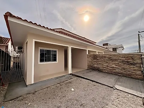 Casa geminada em Fundos, Biguaçu