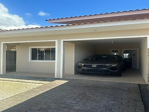 Casa geminada em Fundos, Biguaçu