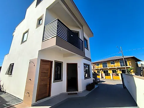 Sobrado em Balneário Ponta do Papagaio, Palhoça