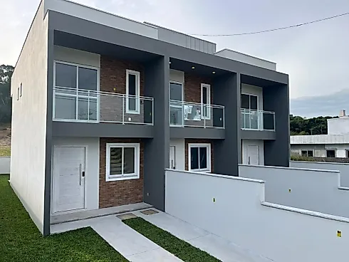 Sobrados em São José, com Área Útil de 80,01 m² Cada Sobrado, Ambos com Área de Lazer Privativa. - Sobrado em Serraria, São José - Foto 1