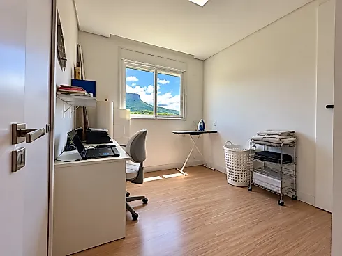 Apartamento Único por Andar, 4 Dormitórios sendo 2 Suítes - Pedra Branca - Foto 14