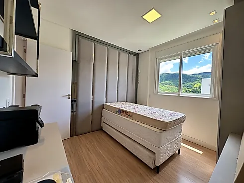 Apartamento Único por Andar, 4 Dormitórios sendo 2 Suítes - Pedra Branca - Foto 17