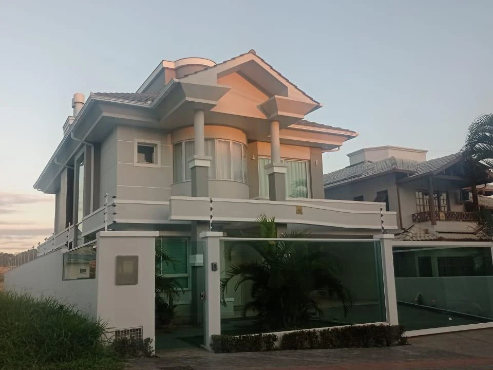Casa em Pedra Branca, Palhoça. 4 quartos, 300m². Imagem 1 de 13