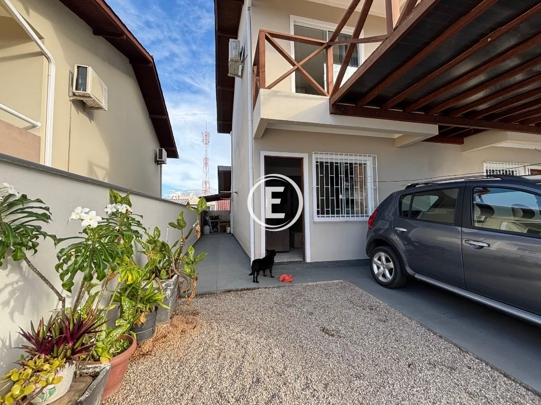 Sobrado Geminado em Bela Vista, Palhoça. 2 quartos, 63m². Imagem 1 de 11