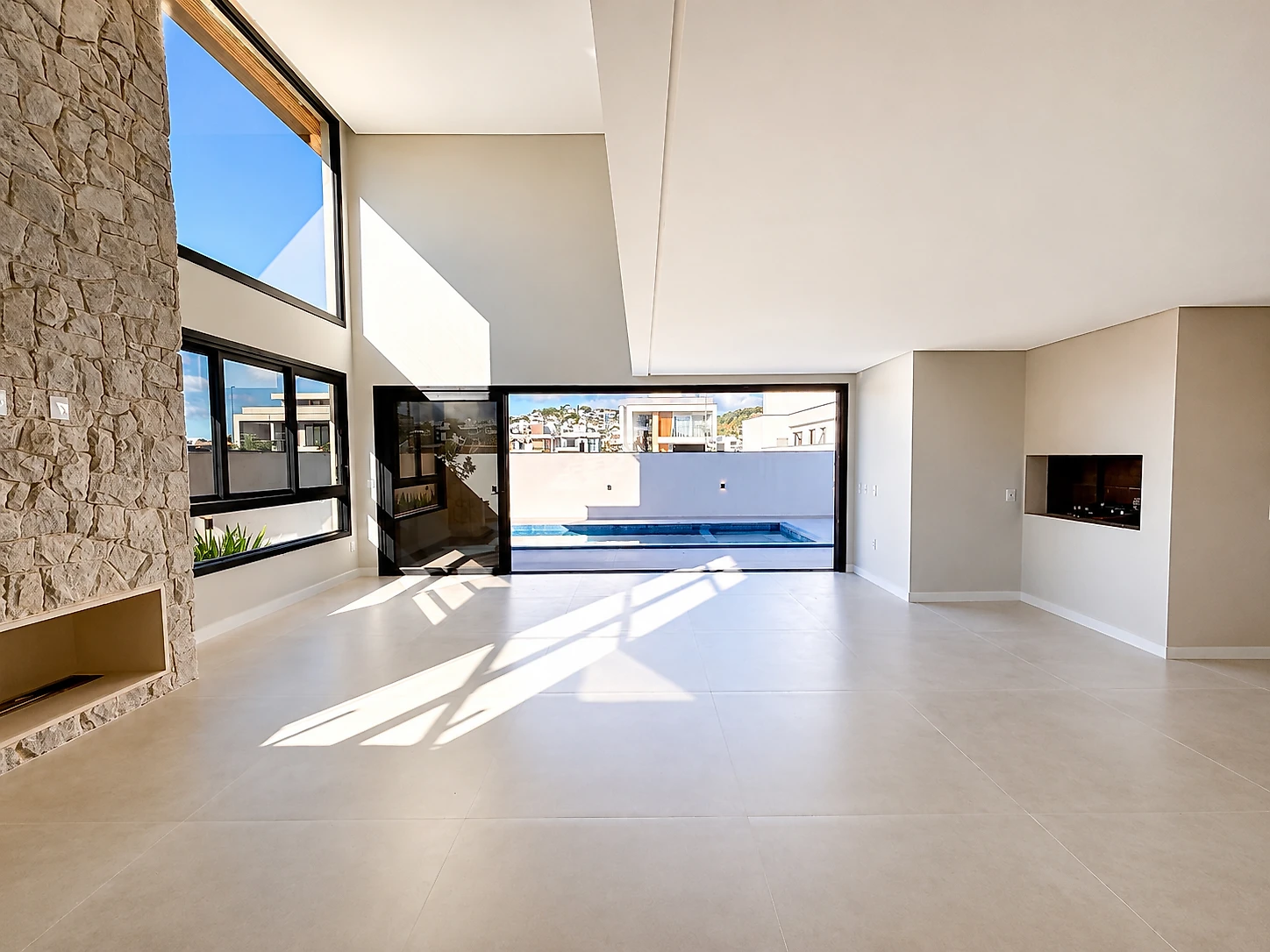 Casa em Pedra Branca, Palhoça. 4 quartos, 28240m². Imagem 2 de 22