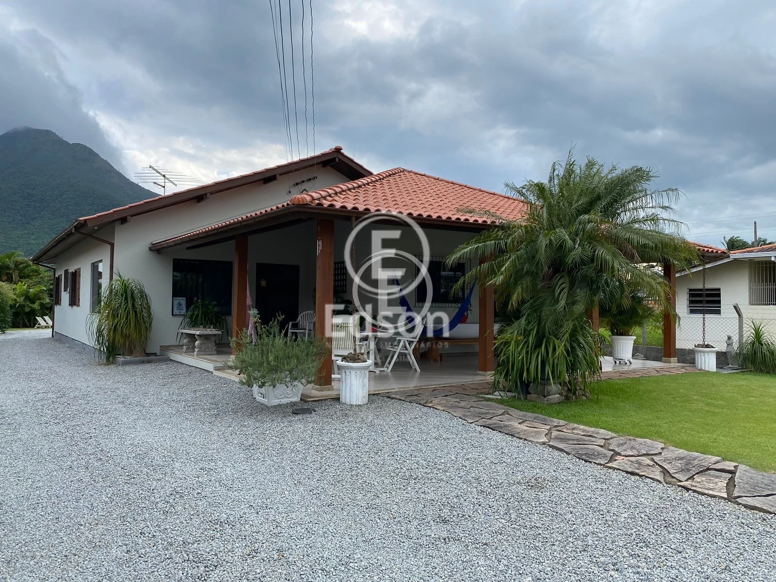 Casa em Aririú da Formiga, Palhoça. 4 quartos, 228m². Imagem 1 de 15