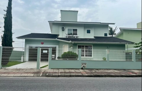 Casa em Ponta de Baixo, São José