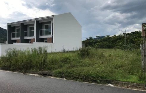 Terreno em Forquilhas, São José