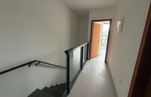 Sobrado geminado em Forquilhas, São José
