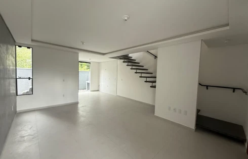 Sobrado geminado em Forquilhas, São José