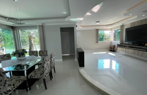 Casa em Caldas da Imperatriz, Santo Amaro da Imperatriz