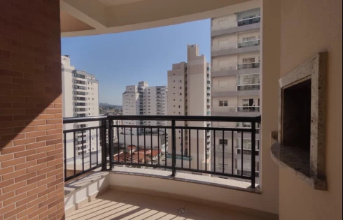 Apartamento em Kobrasol, São José