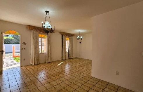 Casa em Ponta de Baixo, São José