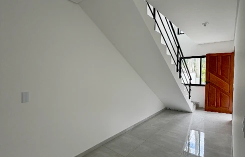 Sobrado geminado em Forquilhas, São José
