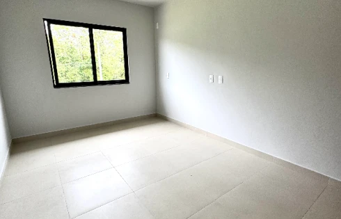 Sobrado geminado em Forquilhas, São José