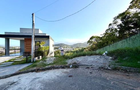 Terreno em Forquilhas, São José