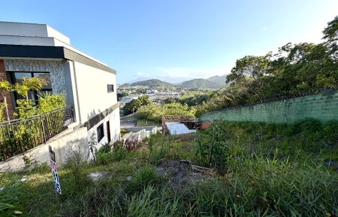 Terreno em Forquilhas, São José