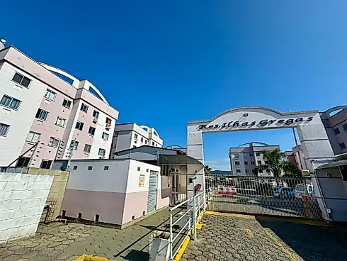 Apartamento em Aririú, Palhoça