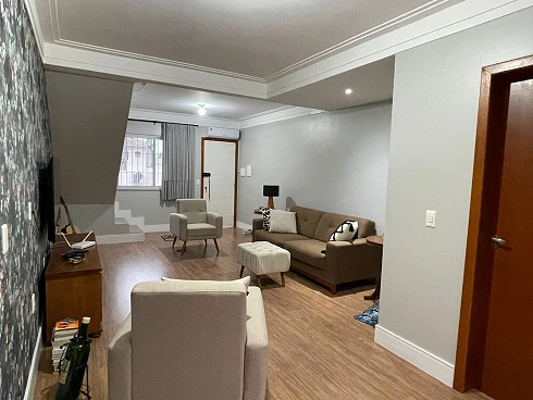 Sobrado geminado em Forquilhas, São José