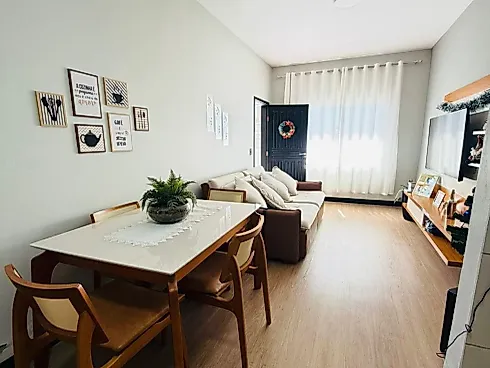 Sobrado geminado em Forquilhas, São José