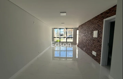 Sobrado geminado em Forquilhas, São José