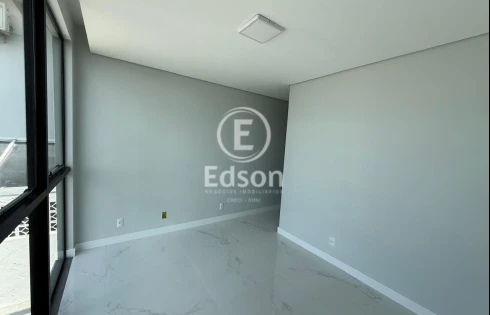 Sobrado geminado em Forquilhas, São José