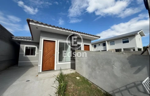 Casa geminada em Potecas, São José