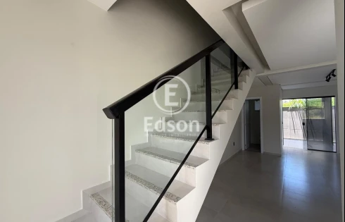 Sobrado geminado em Forquilhas, São José
