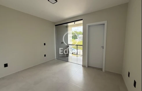 Sobrado geminado em Forquilhas, São José