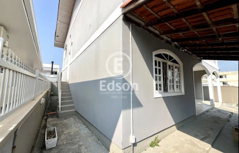 Casa em Fazenda Santo Antônio, São José