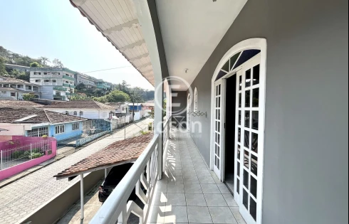 Casa em Fazenda Santo Antônio, São José