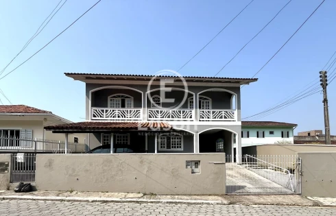 Casa em Fazenda Santo Antônio, São José