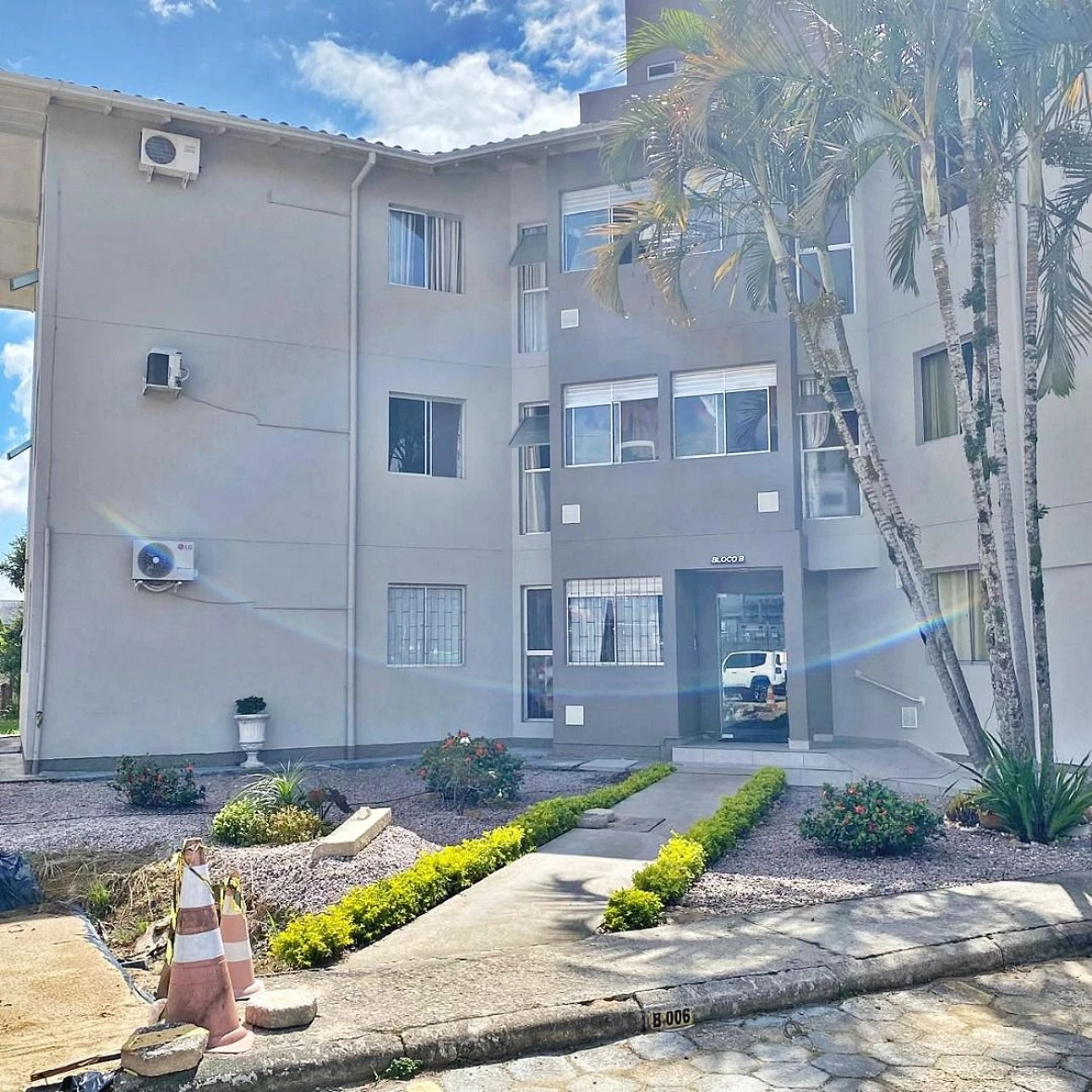 Aluga-se apartamento com 2 dormitórios, 48 m²  - Centro - Palhoça/SC - Foto 1