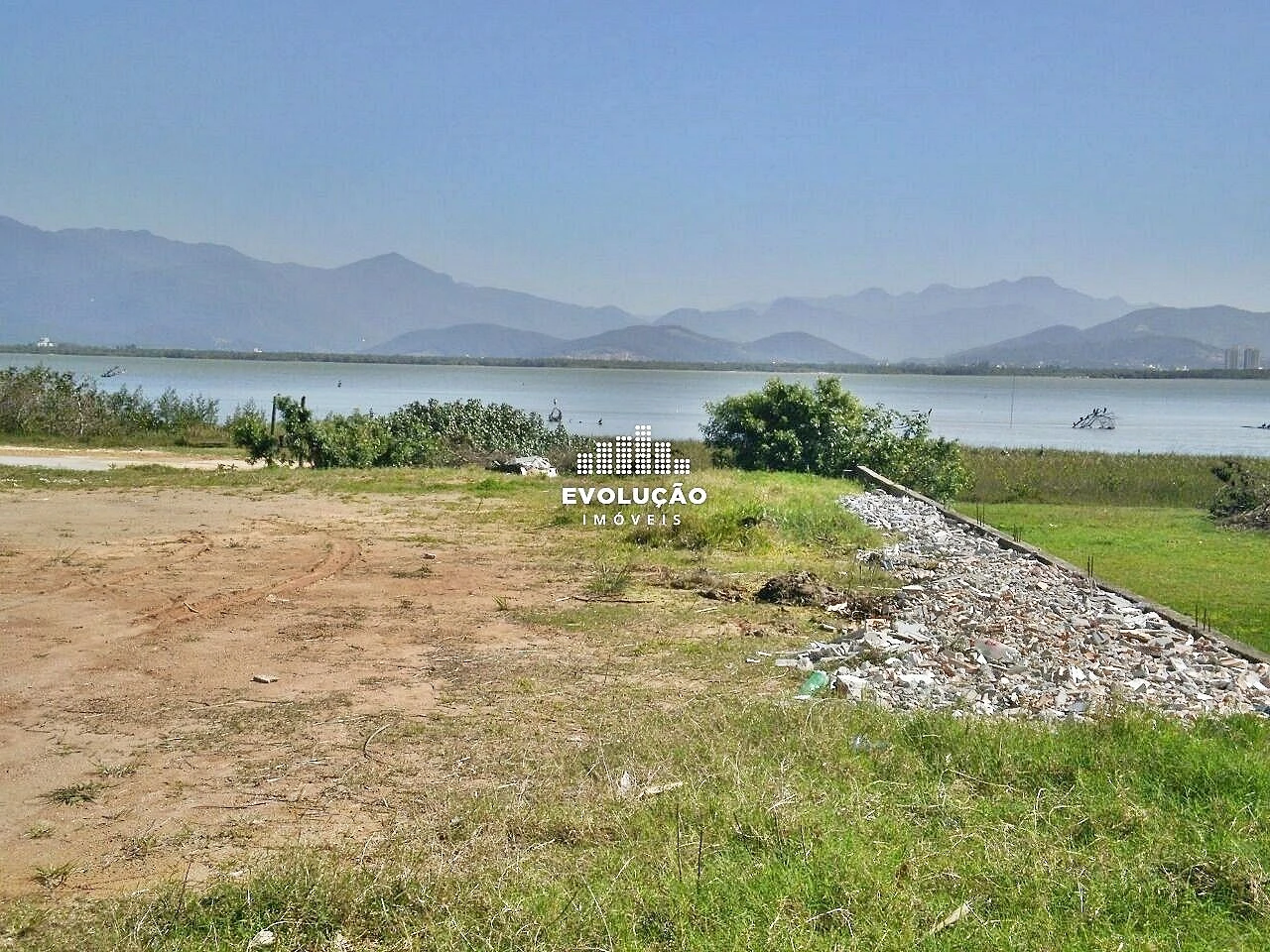Terreno em Ponta de Baixo, São José
