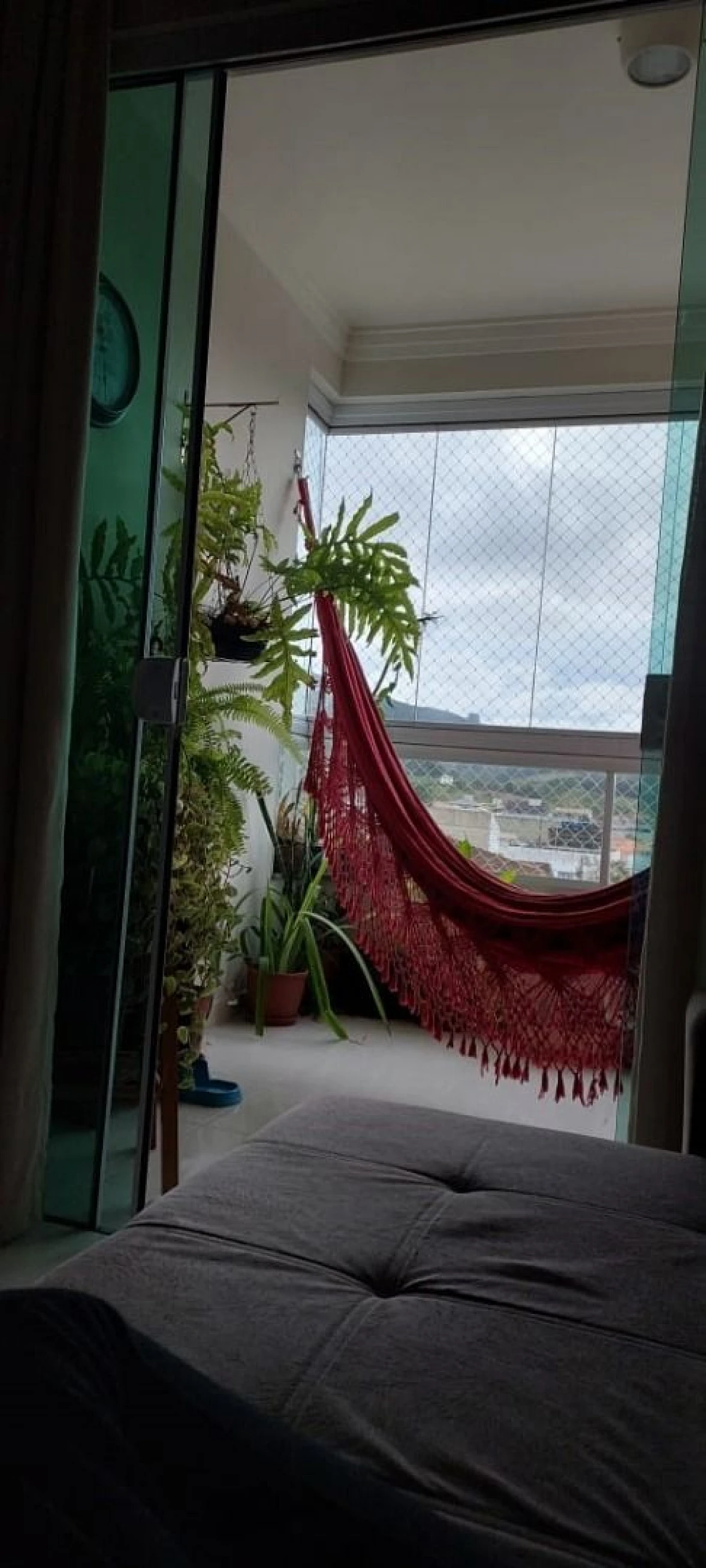 Excelente Apartamento, com 3 Quartos, 1 Suíte, 1 Banheiro Social, Salas, Cozinha e Área de Serviço e Vagas. Fundos, Biguaçú/SC. - Foto 9