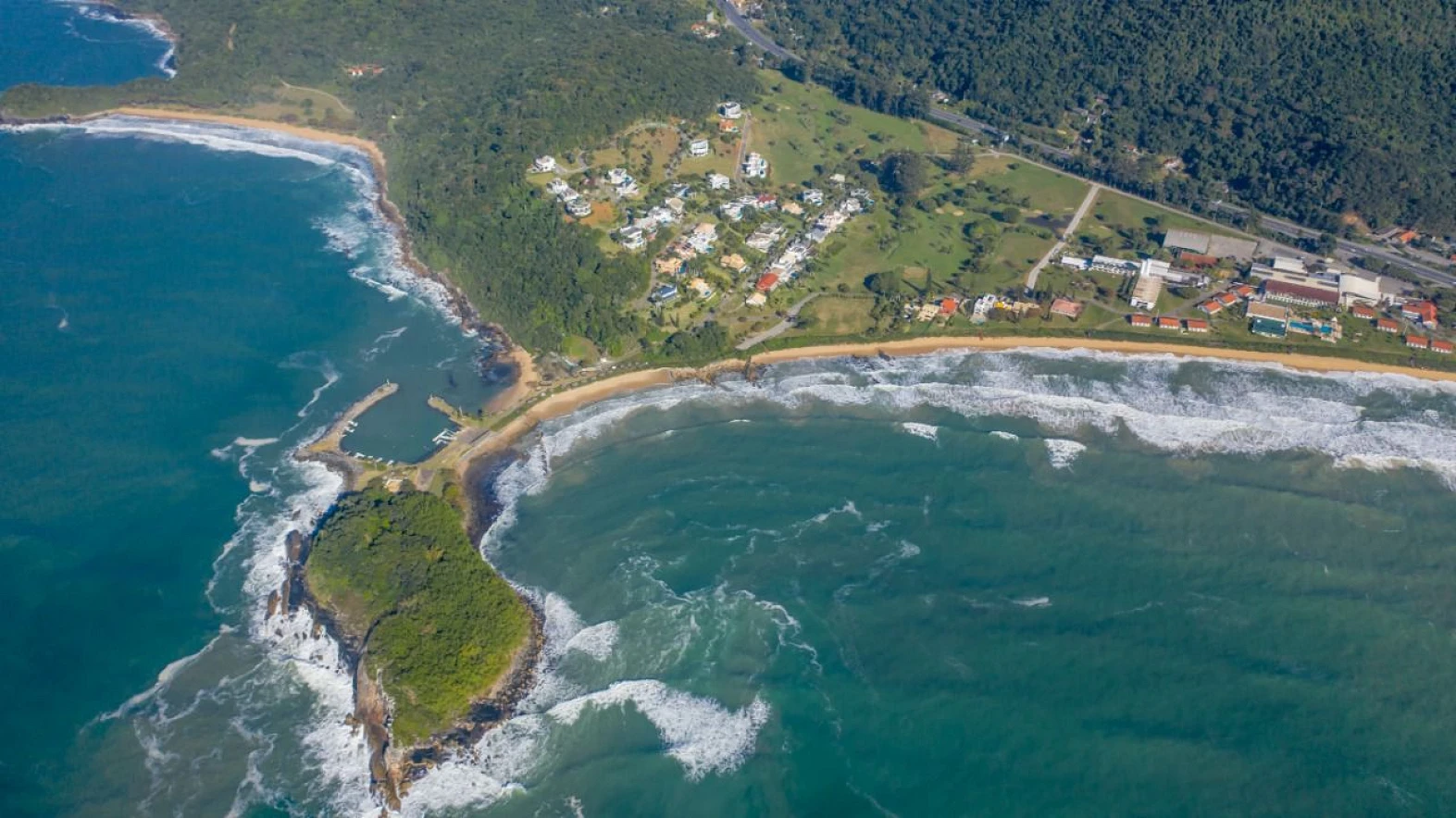 Casa em Meia Praia, Itapema