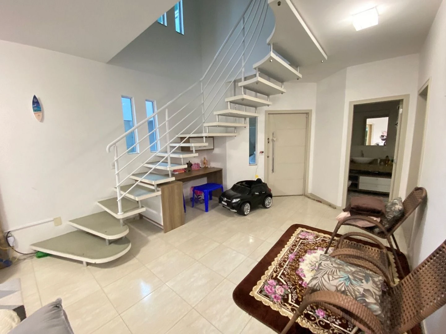 Belíssima Casa com 4 Quartos sendo 02 Suítes - Praia de Fora - Palhoça/SC - Foto 12