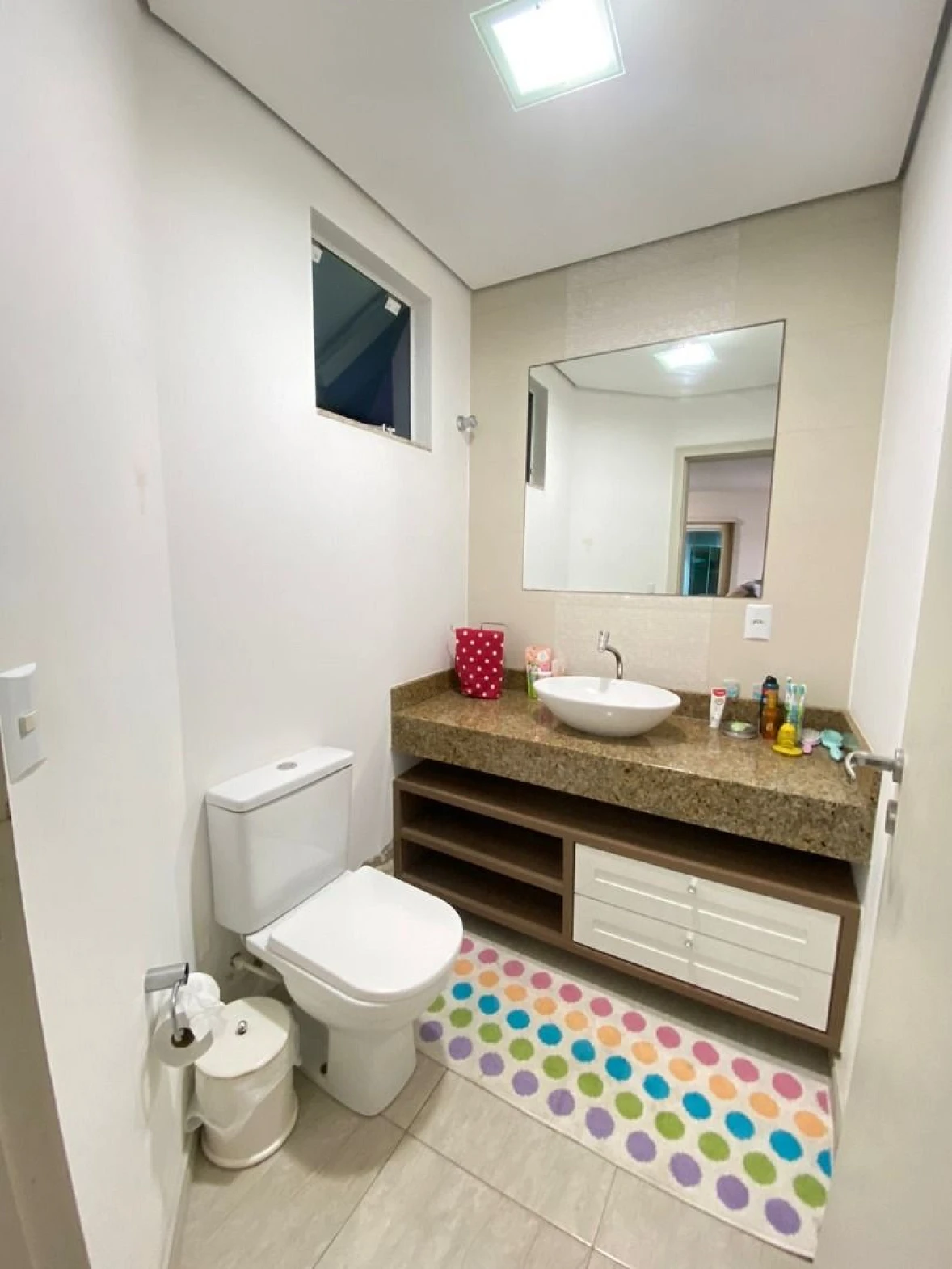 Belíssima Casa com 4 Quartos sendo 02 Suítes - Praia de Fora - Palhoça/SC - Foto 13