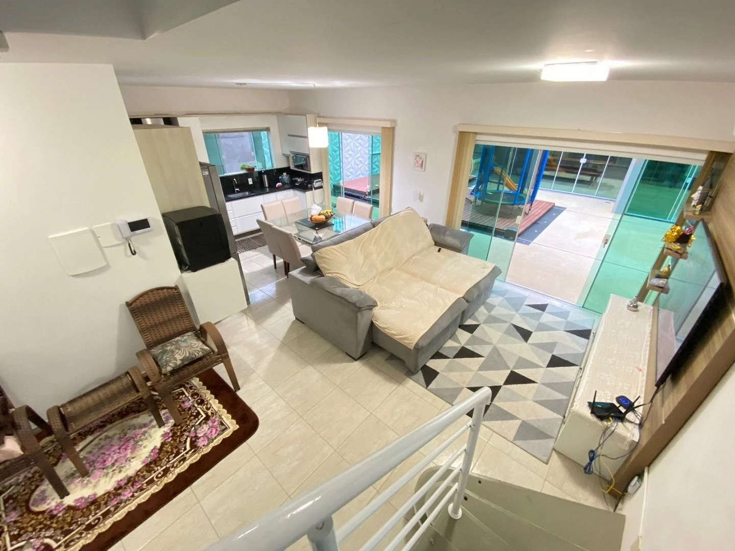 Belíssima Casa com 4 Quartos sendo 02 Suítes - Praia de Fora - Palhoça/SC - Foto 14