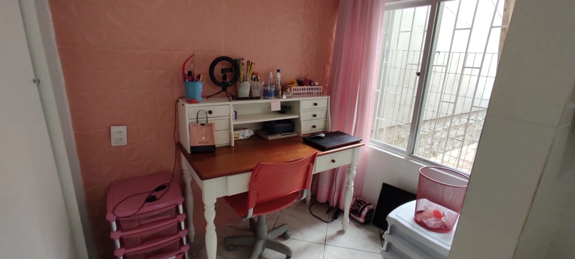 Casa com 3 Dormitórios sendo 1 Suíte, com 102 m² à Venda  em Barreiros São José -SC. Aceita Apto de Menor Valor. - Foto 15