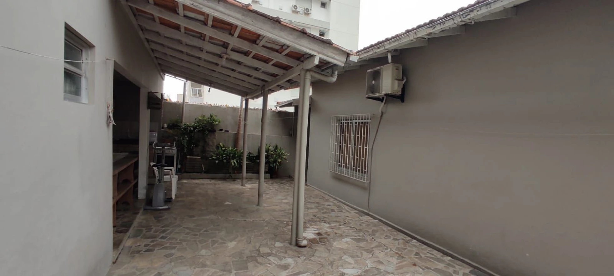 Casa com 3 Dormitórios sendo 1 Suíte, com 102 m² à Venda  em Barreiros São José -SC. Aceita Apto de Menor Valor. - Foto 19
