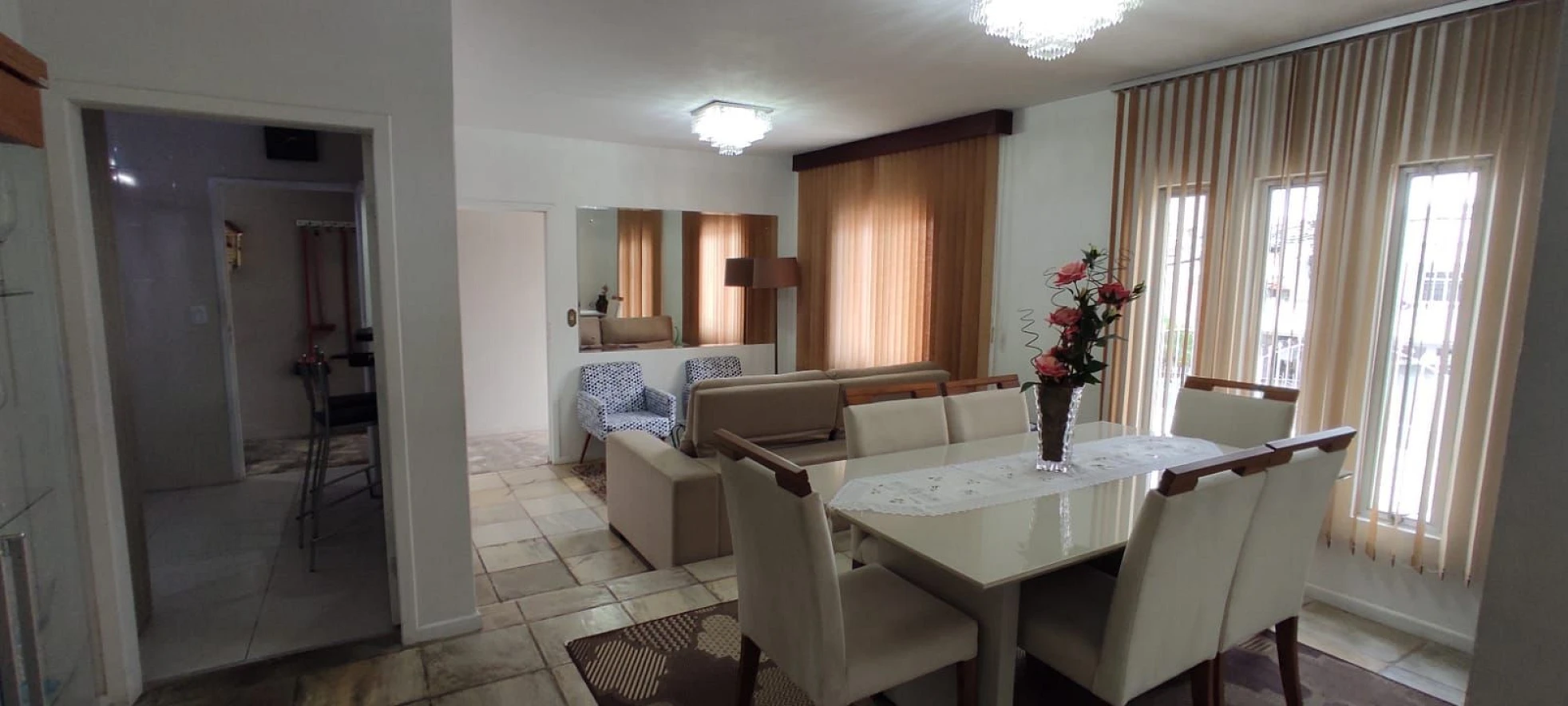 Casa com 3 Dormitórios sendo 1 Suíte, com 102 m² à Venda  em Barreiros São José -SC. Aceita Apto de Menor Valor. - Foto 6