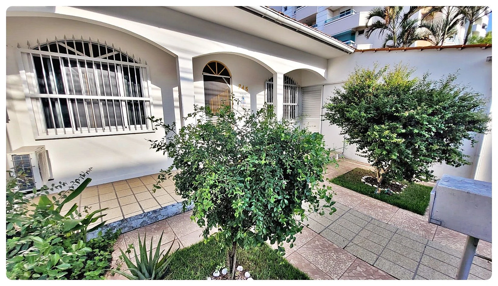 Casa de 03 Quartos com Suíte em Excelente Localização - Barreiros São José SC