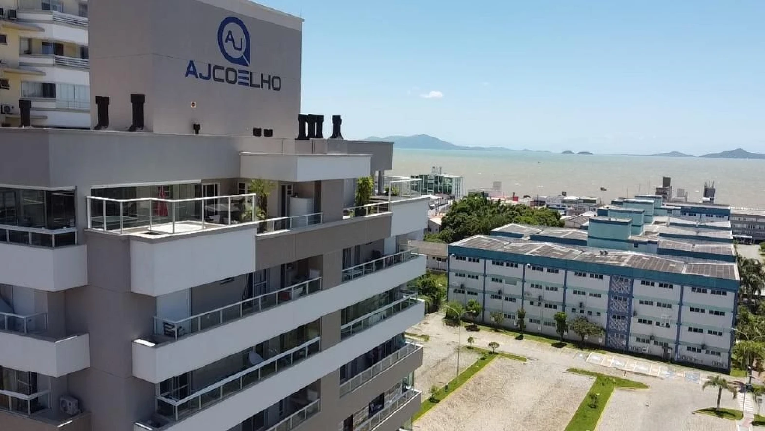 Cobertura em Barreiros, São José