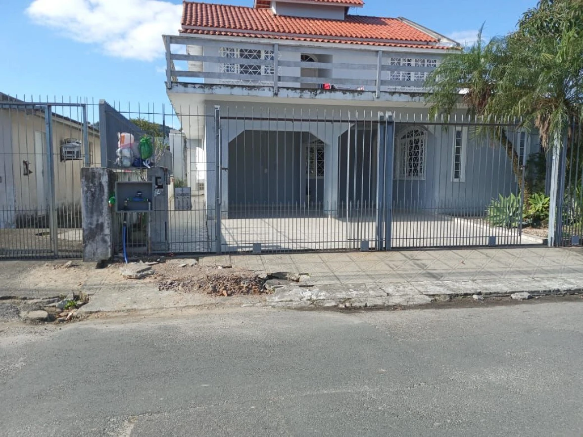 Casa com 3 Dormitórios à Venda, 165 m² por R$ 940.000 - Forquilhinhas - São José/SC Aceita Permuta por Aptos,