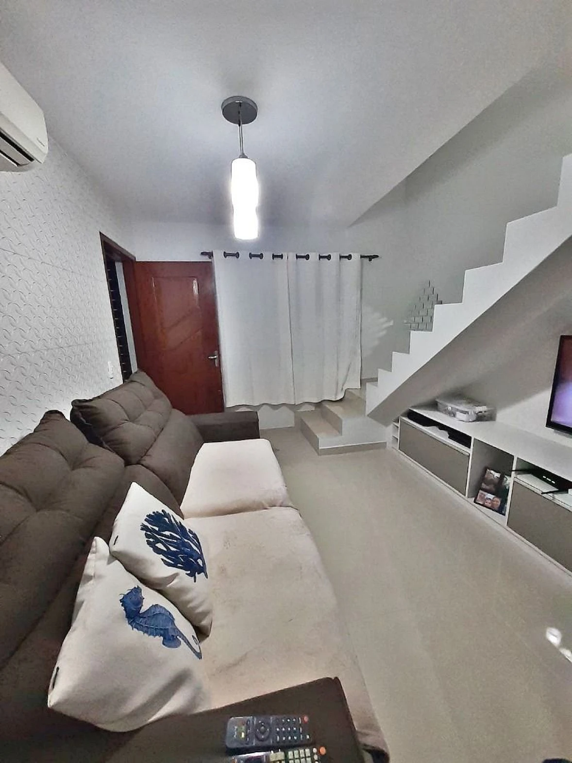 Sobrado geminado em Bela Vista, Palhoça