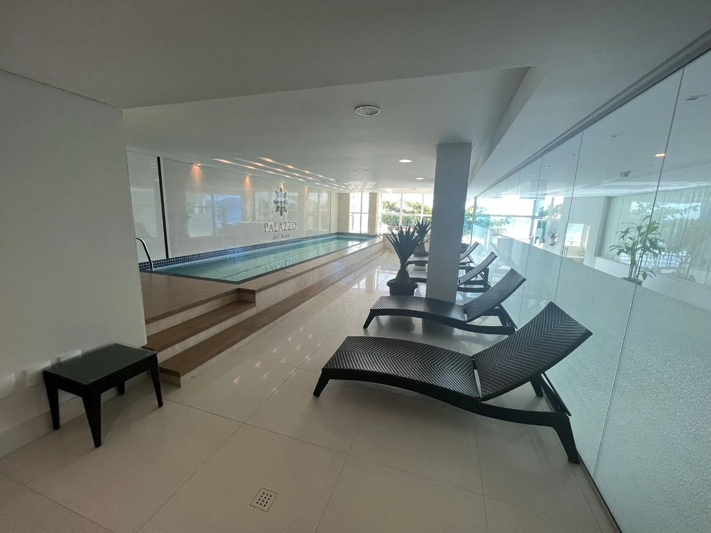 Apartamento a Venda , Frente Mar com 04 Suites e 04 Vagas - Meia Praia Itapema SC - Foto 13