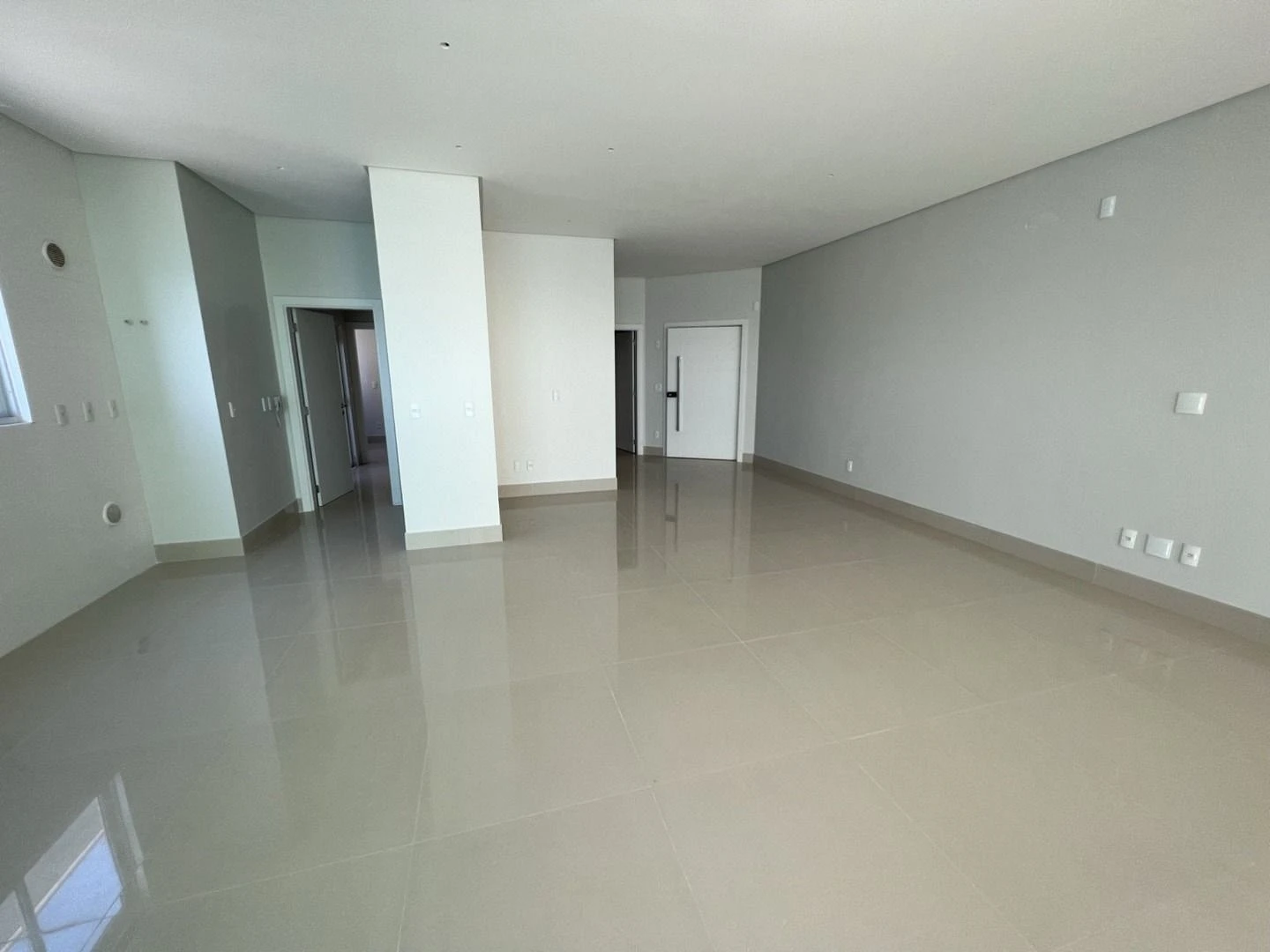 Apartamento a Venda , Frente Mar com 04 Suites e 04 Vagas - Meia Praia Itapema SC - Foto 14